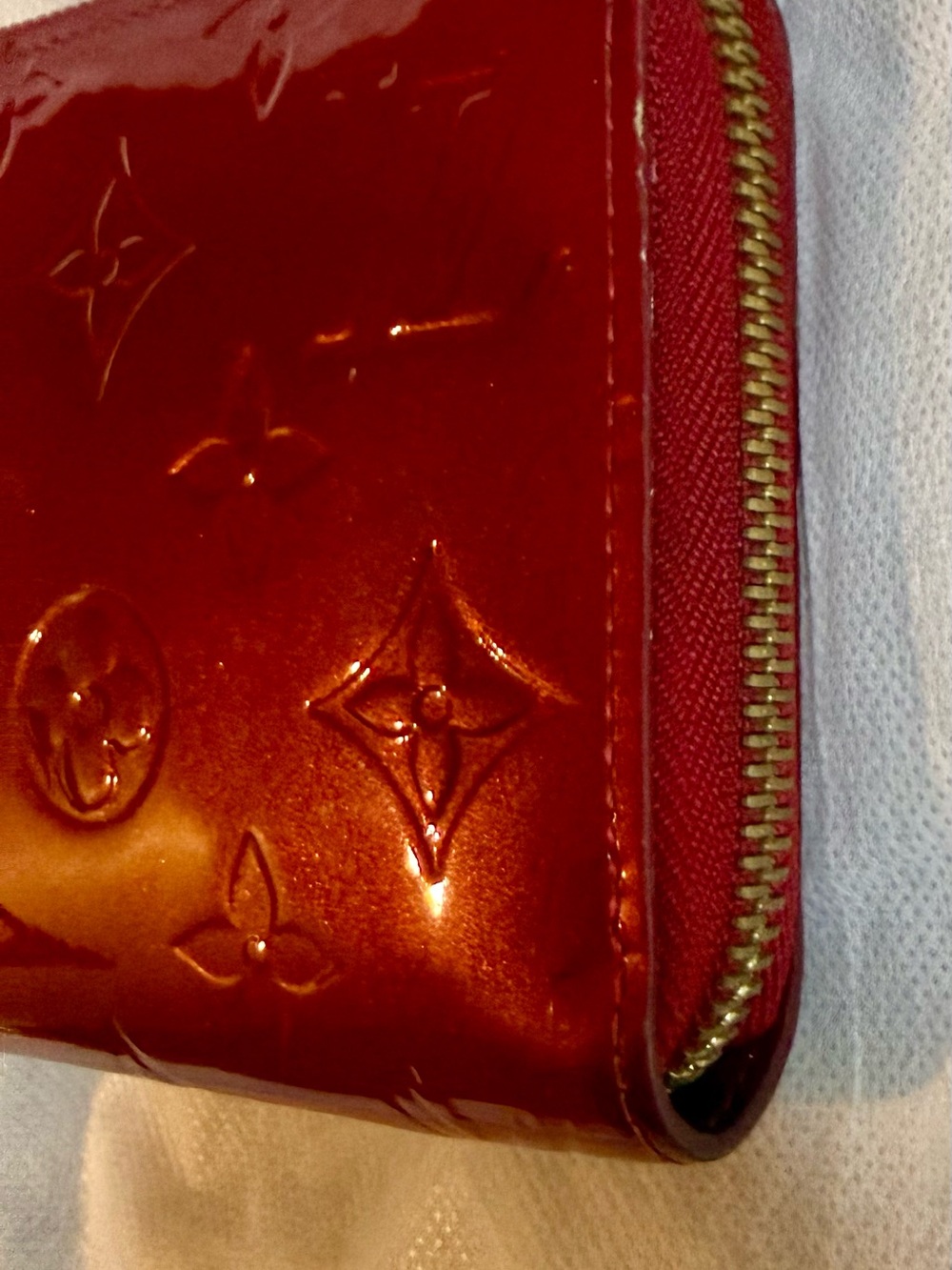 Louis Vuitton Red Vernis Monogram Zippy Wallet - Picture 11 of 13